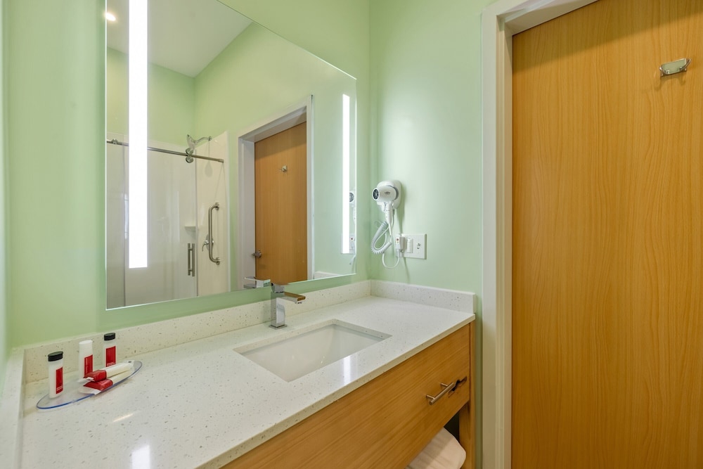 Casco Bay Hotel, Ascend Hotel Collection 4/7