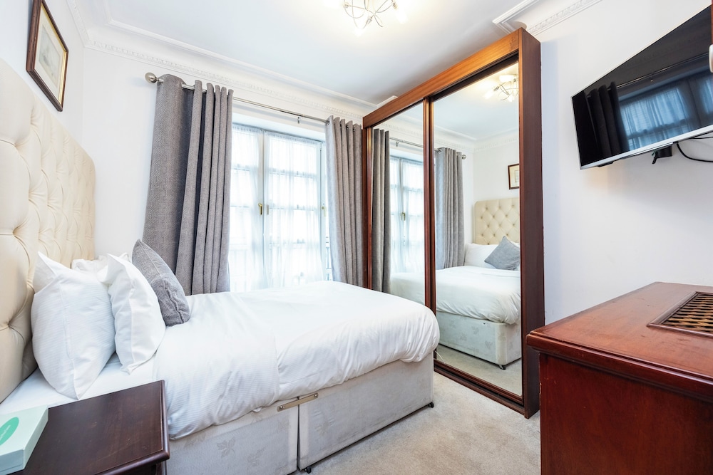 Carlton Court 13/50