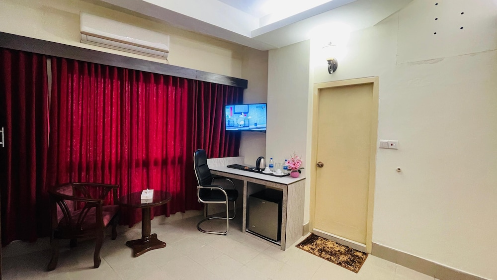 Hotel Grand Circle Inn 50/60