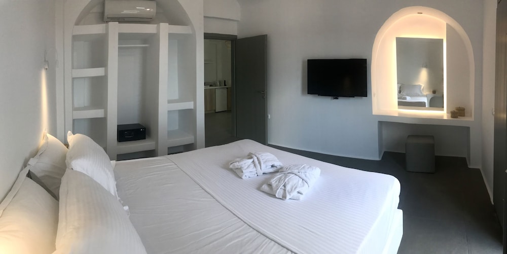 Amphitrite Suites Santorini 19/68