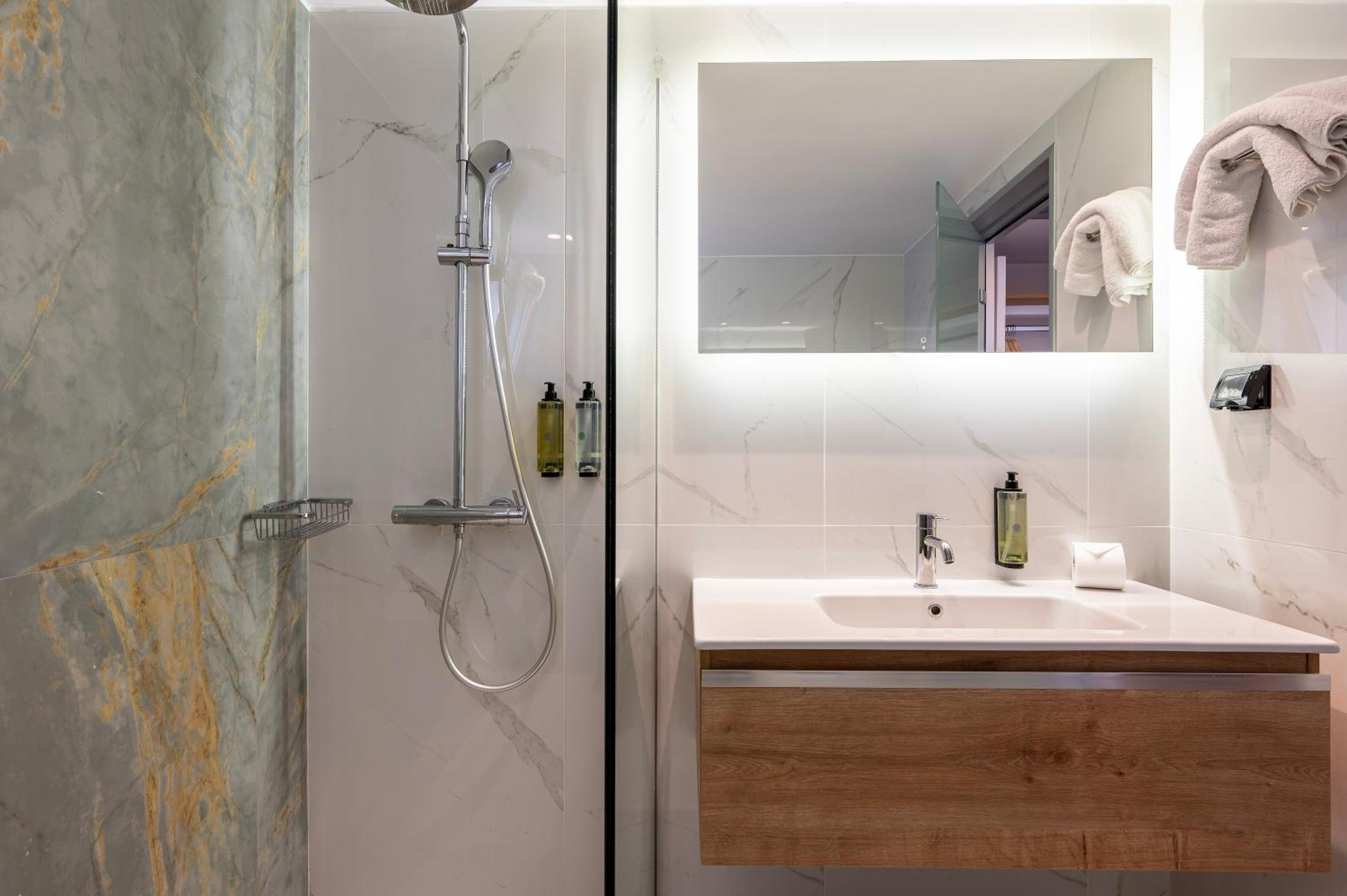 Superior, Double Bed, Inland View, Private Pool، Athina Palace Resort & Spa 6/10