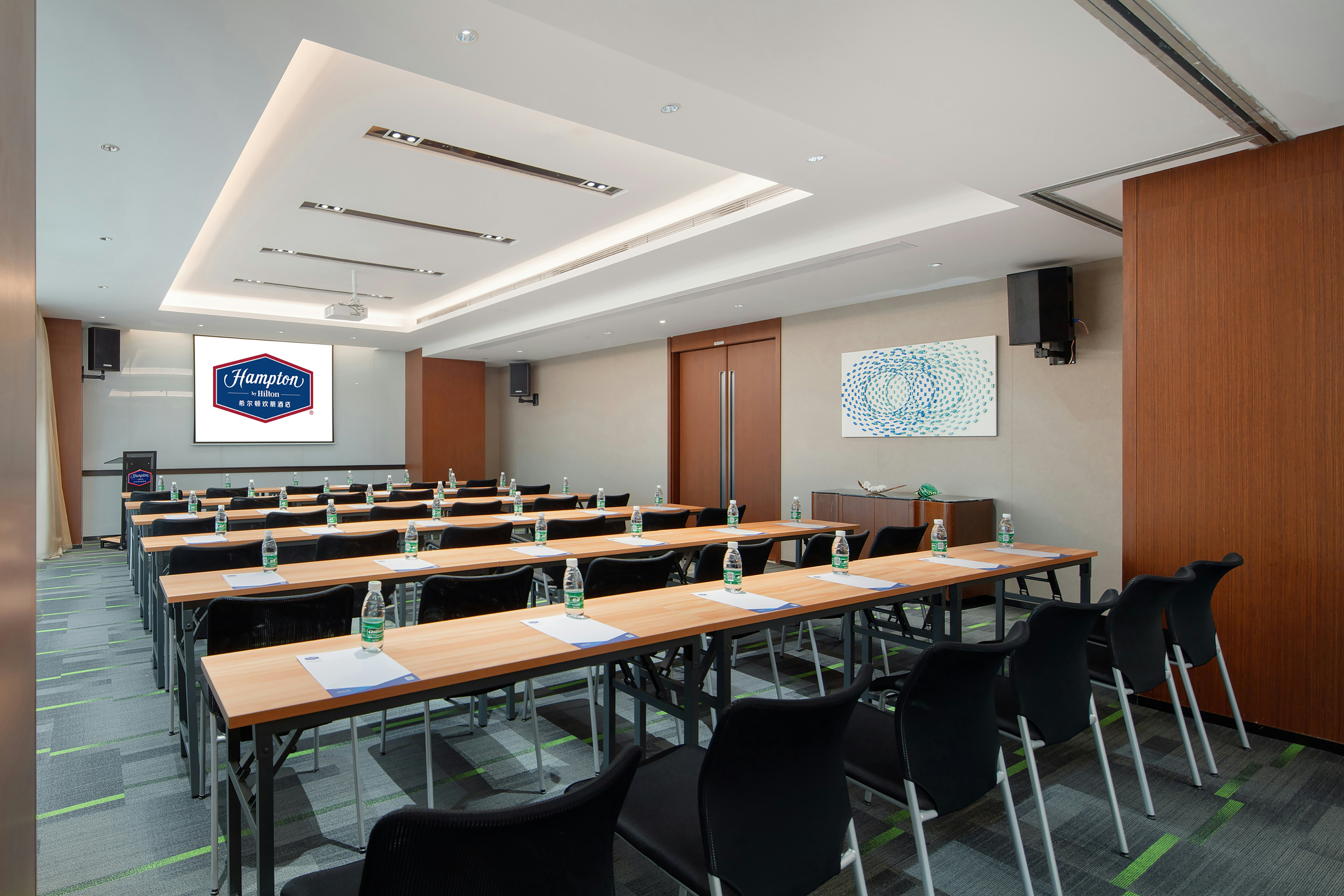 Hampton by Hilton Qionghai Railway Station 17/19