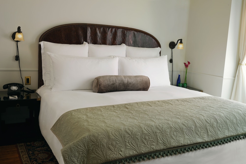 THE NOMAD HOTEL 6/33