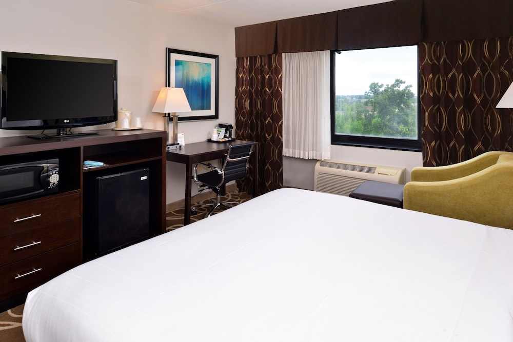 Elimwood Hotel, A Ramada by Wyndham 12/64