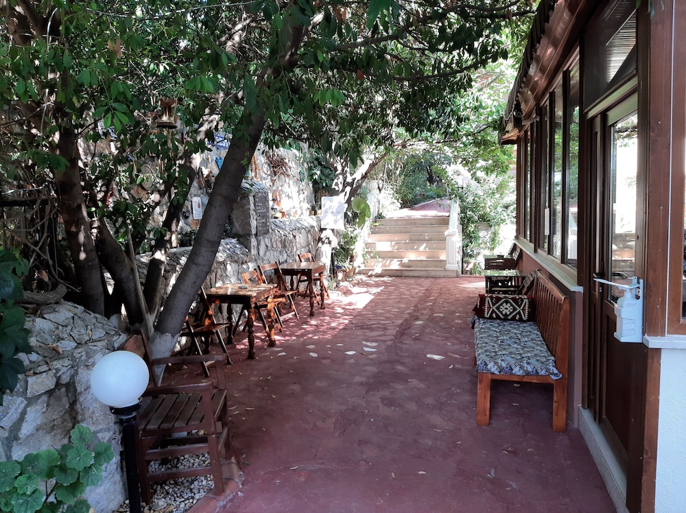 Everest Apart Hotel 49/55