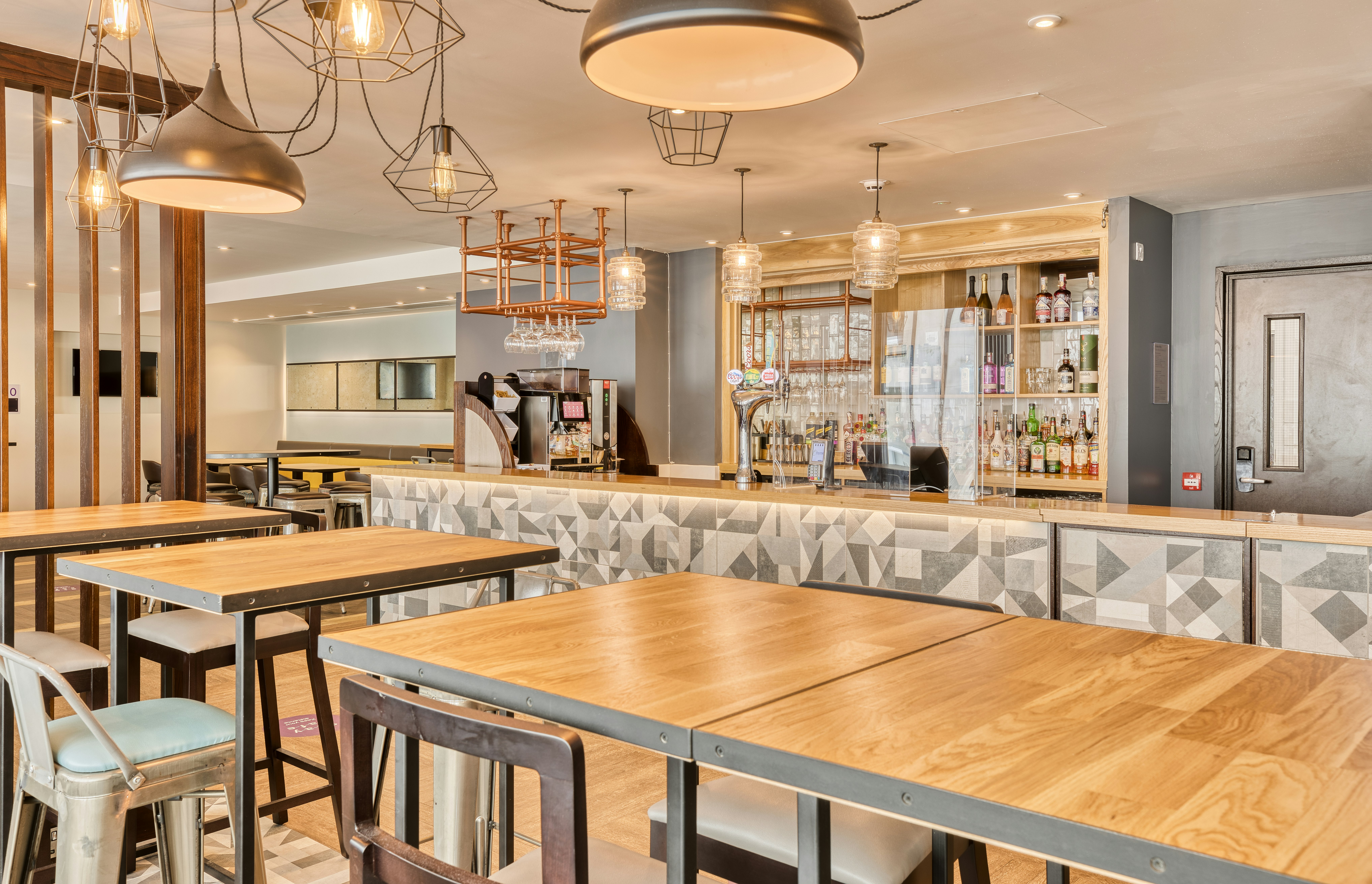 Premier Inn Edinburgh City Centre (Waverley) Hotel 26/34