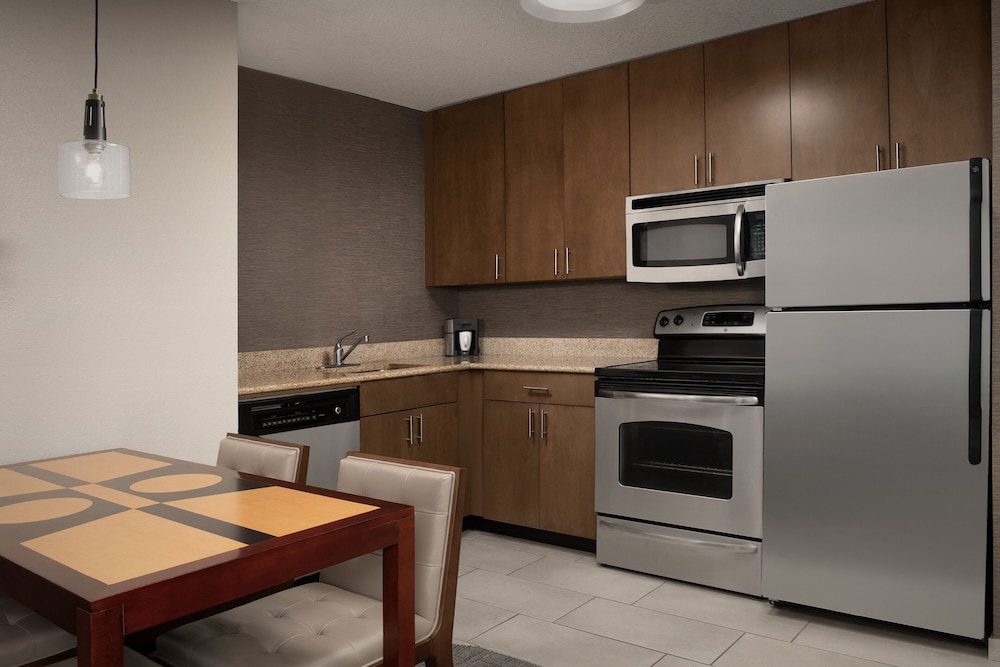 Residence Inn Greensboro Airport 34/51
