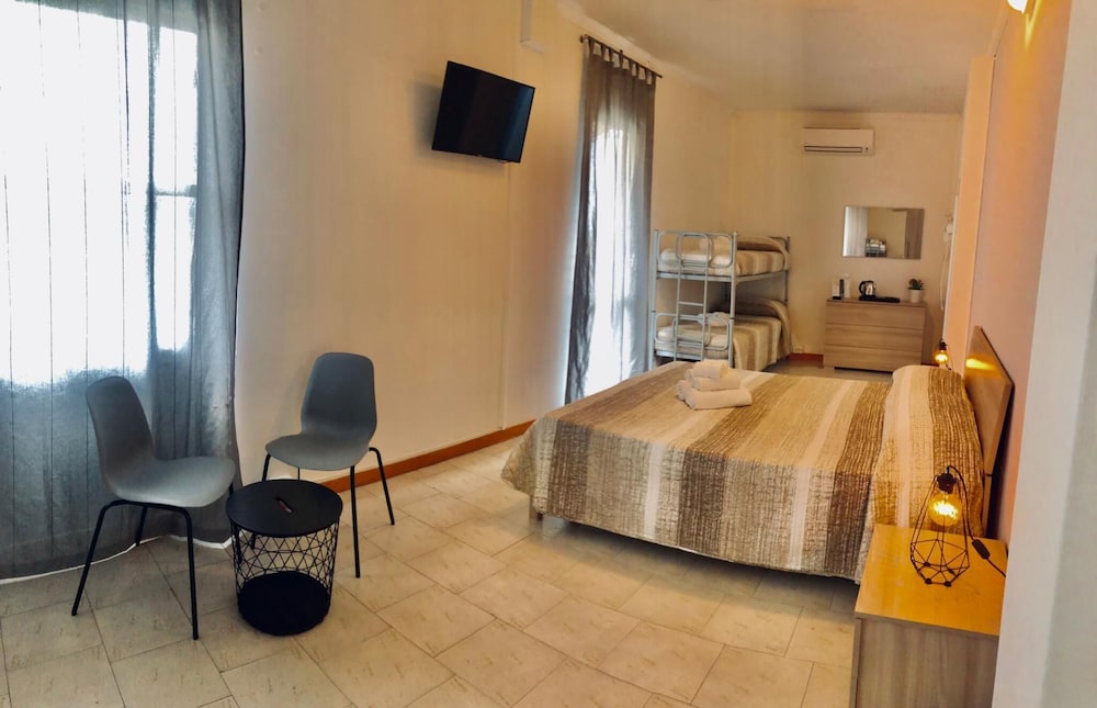 Hotel Mara 56/75