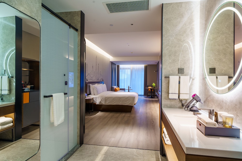 UrCove By Hyatt Shenzhen Futian CBD 44/46