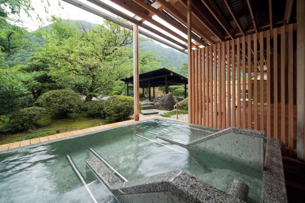 Shogawa Onsen Furyu Midou Zashiki Yumetsuzuri 18/32