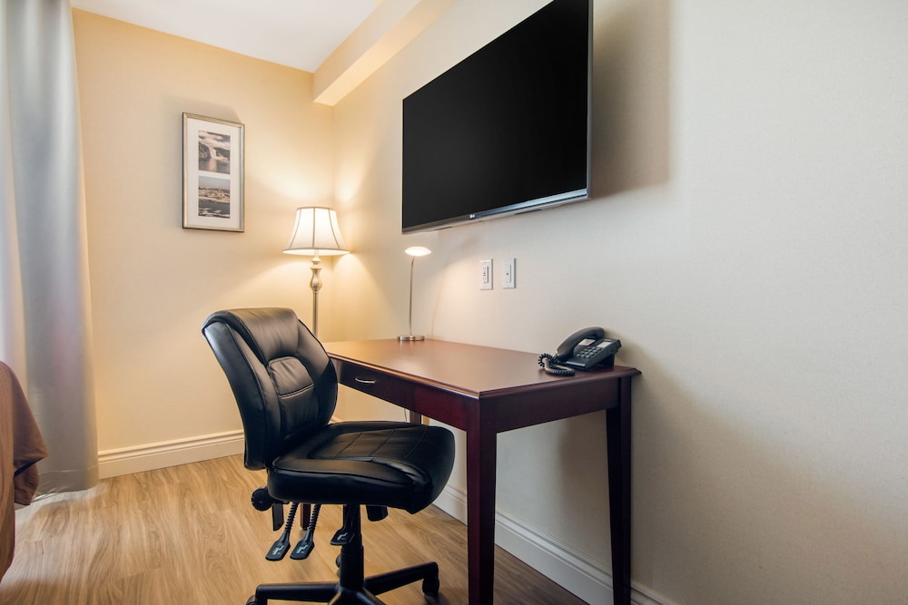 Comfort Inn & Suites Levis 33/36