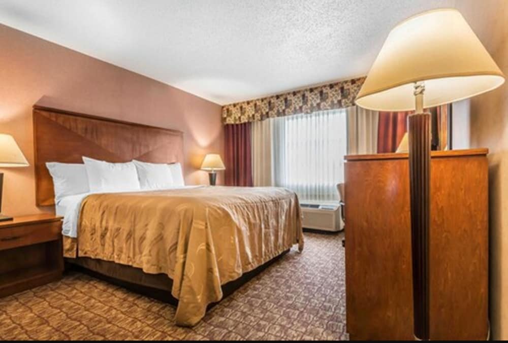 Hotel Hamburg NY 33/55