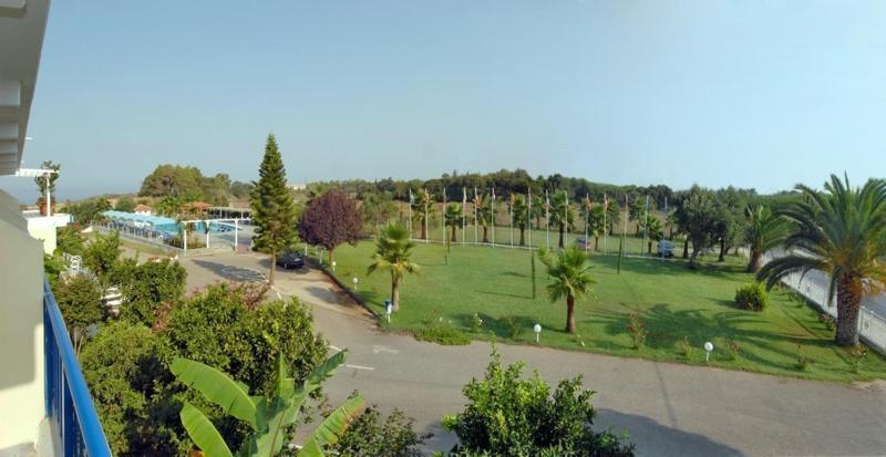 Lintzi Hotel 44/55