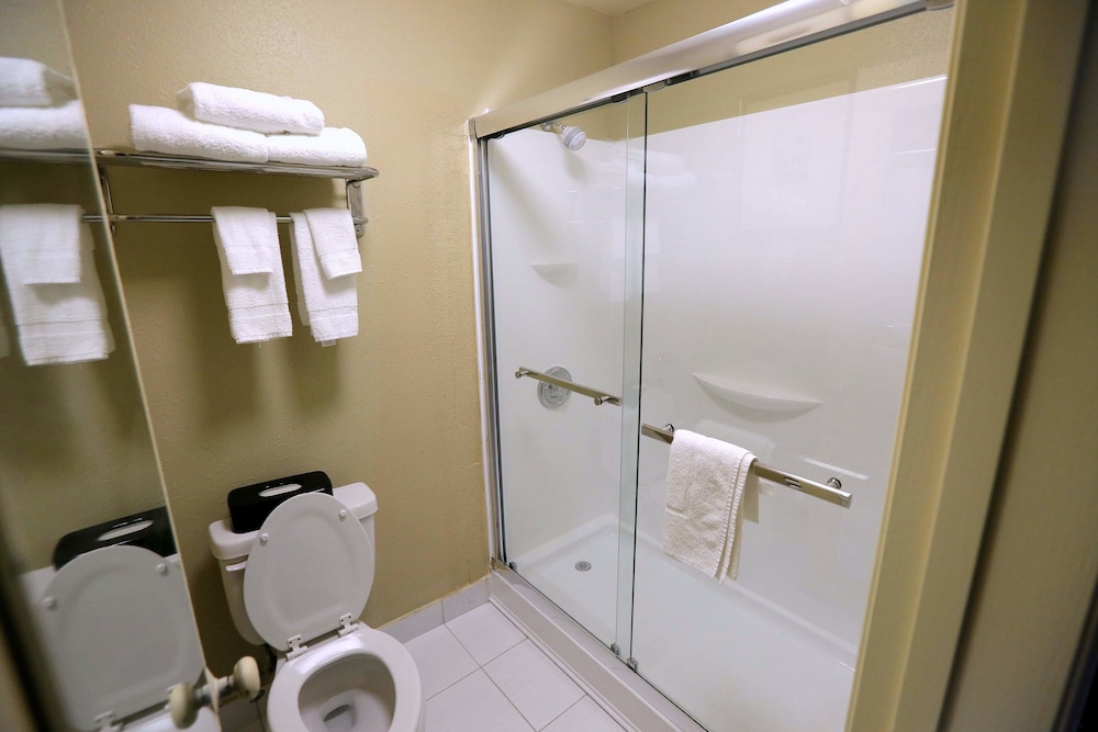 Country Inn & Suites by Radisson, Charlotte I-85 Airport, NC 18/47