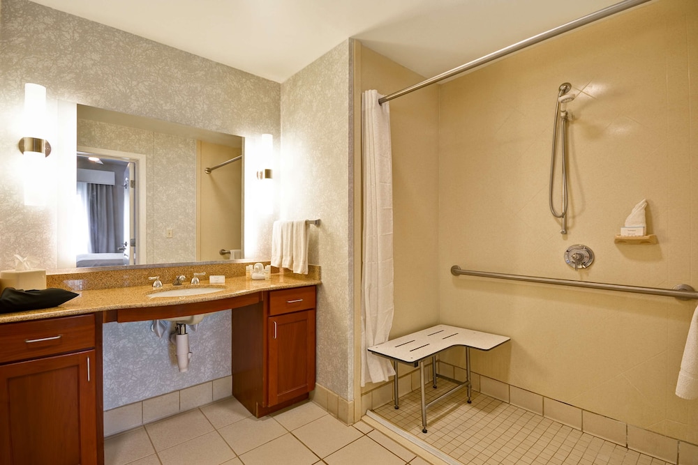 جناح بسرير كينج بغرفة نوم واحدة مع أريكة، Homewood Suites By Hilton Ithaca 4/7