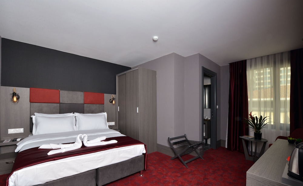 A11 Hotel 10/48
