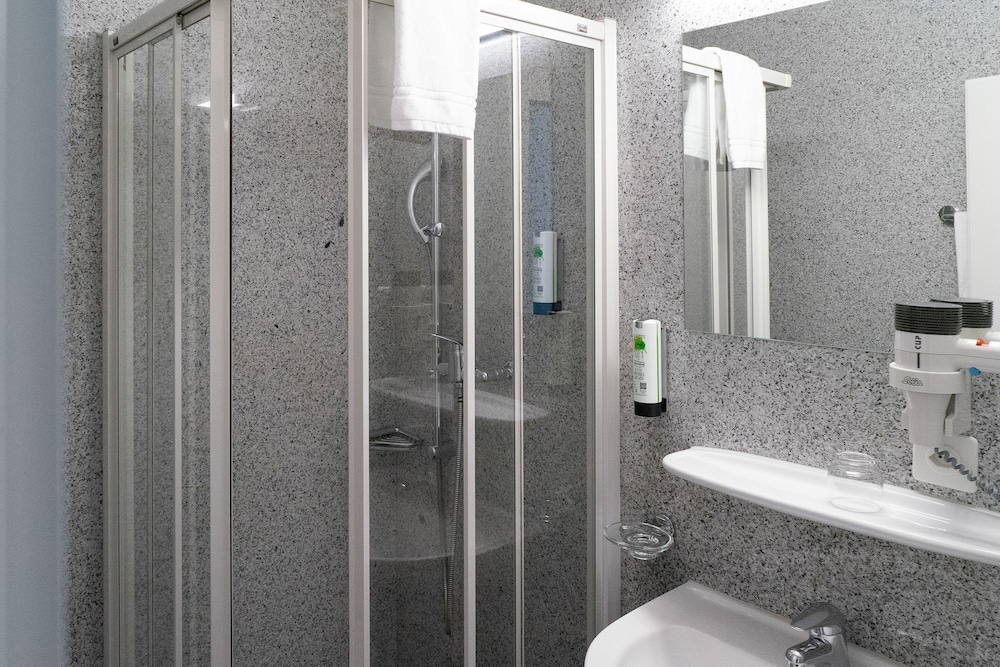 Tailormade Hotel STANS SUD 18/44