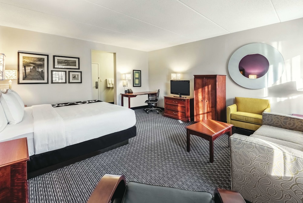 La Quinta Inn & Suites by Wyndham Naples East I-75 22/45