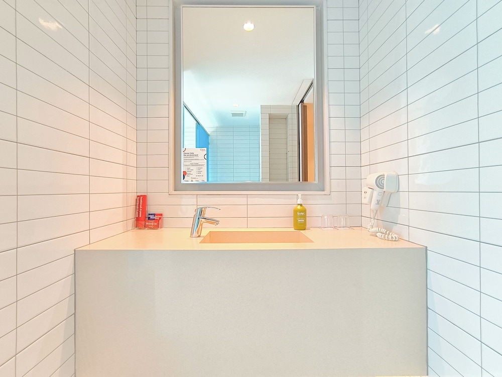 Hotel Citrus Sukhumvit 13 by Compass Hospitality 8/70