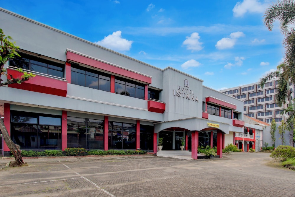 Oyo 3934 Hotel Istana Syariah Ex Istana Pekalongan 3/50