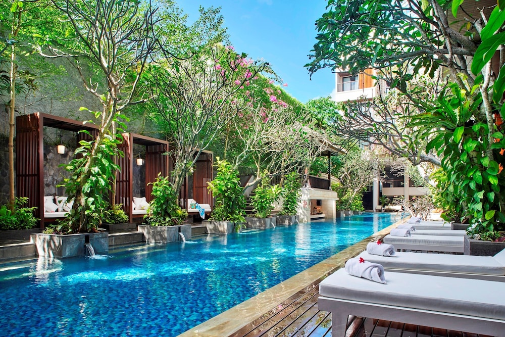 Jambuluwuk Oceano Seminyak Hotel 7/77