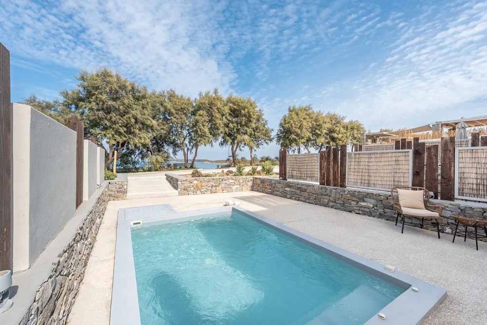 Paros Comfy Suites 46/50