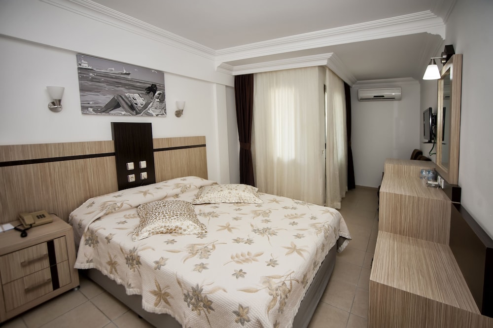 Monte Carlo Hotel 19/50