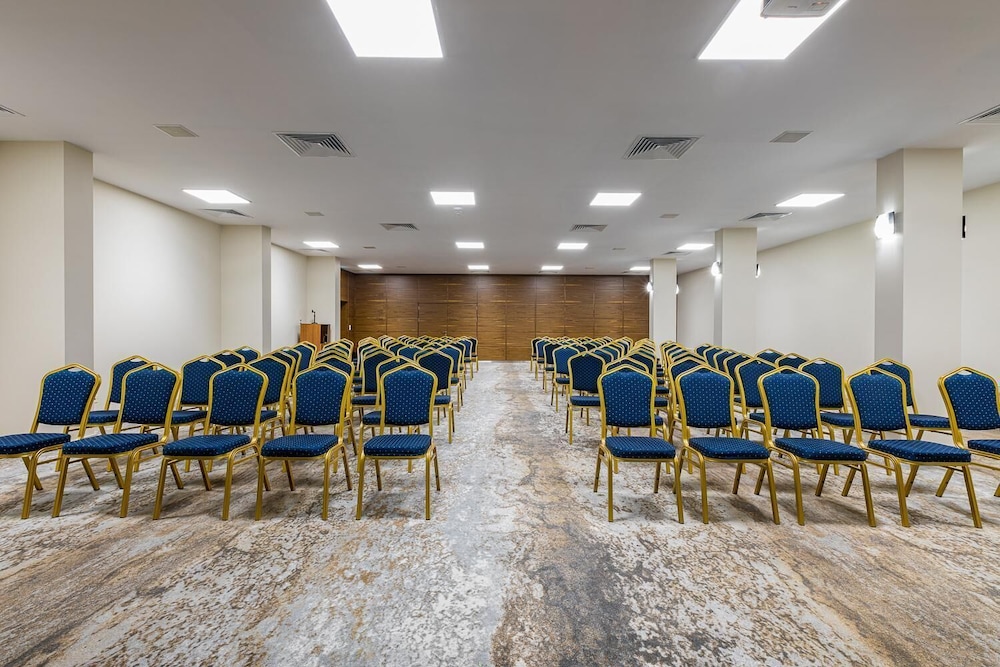 Interhotel Sandanski 37/48