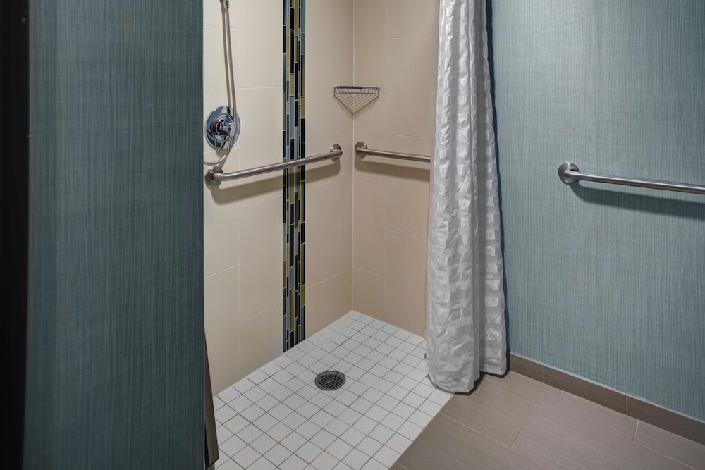 Hyatt Place Atlanta/Alpharetta/Windward Parkway 65/65