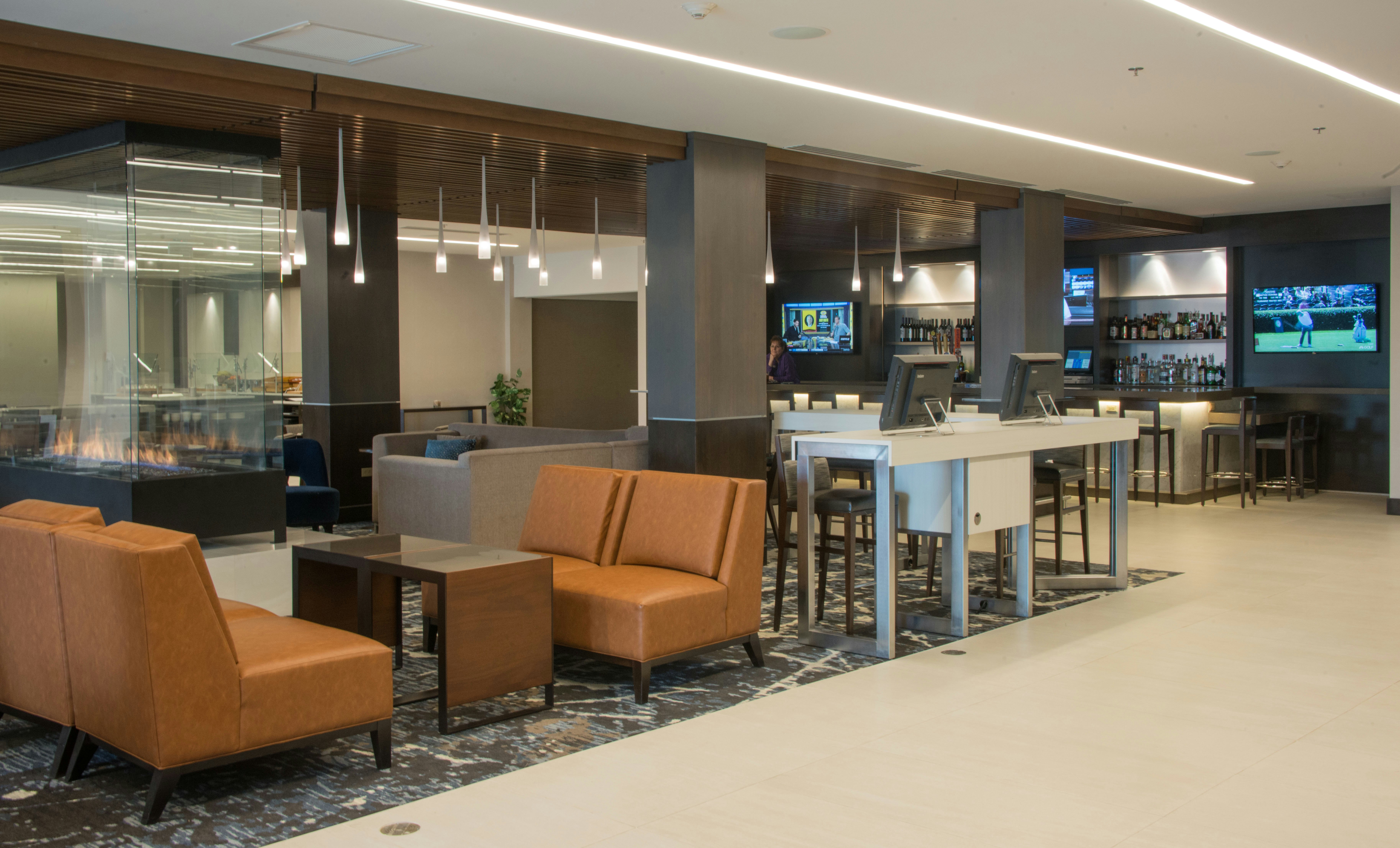 Doubletree By Hilton Hotel Syracuse 23/44