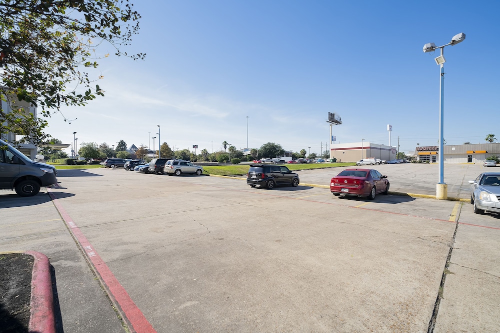 Americas Best Value Inn & Suites Humble 30/40