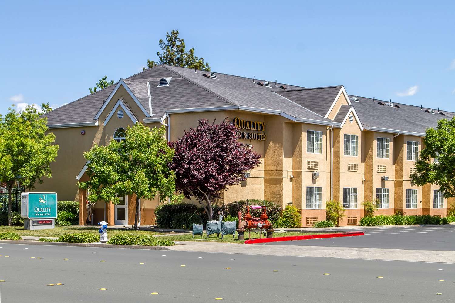 Econo Lodge Inn & Suites Santa Rosa South 1/18