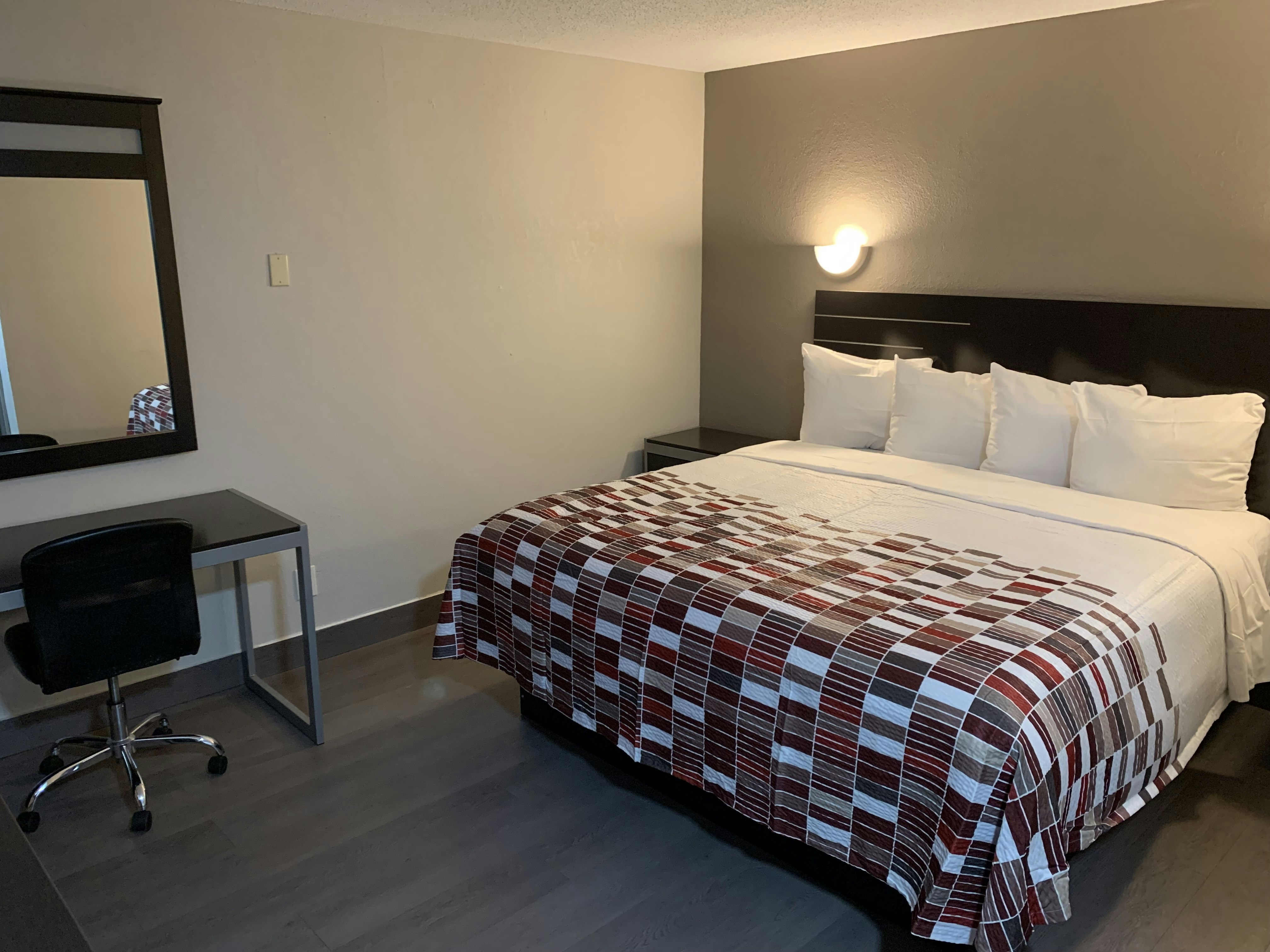 Deluxe, Queen Bed