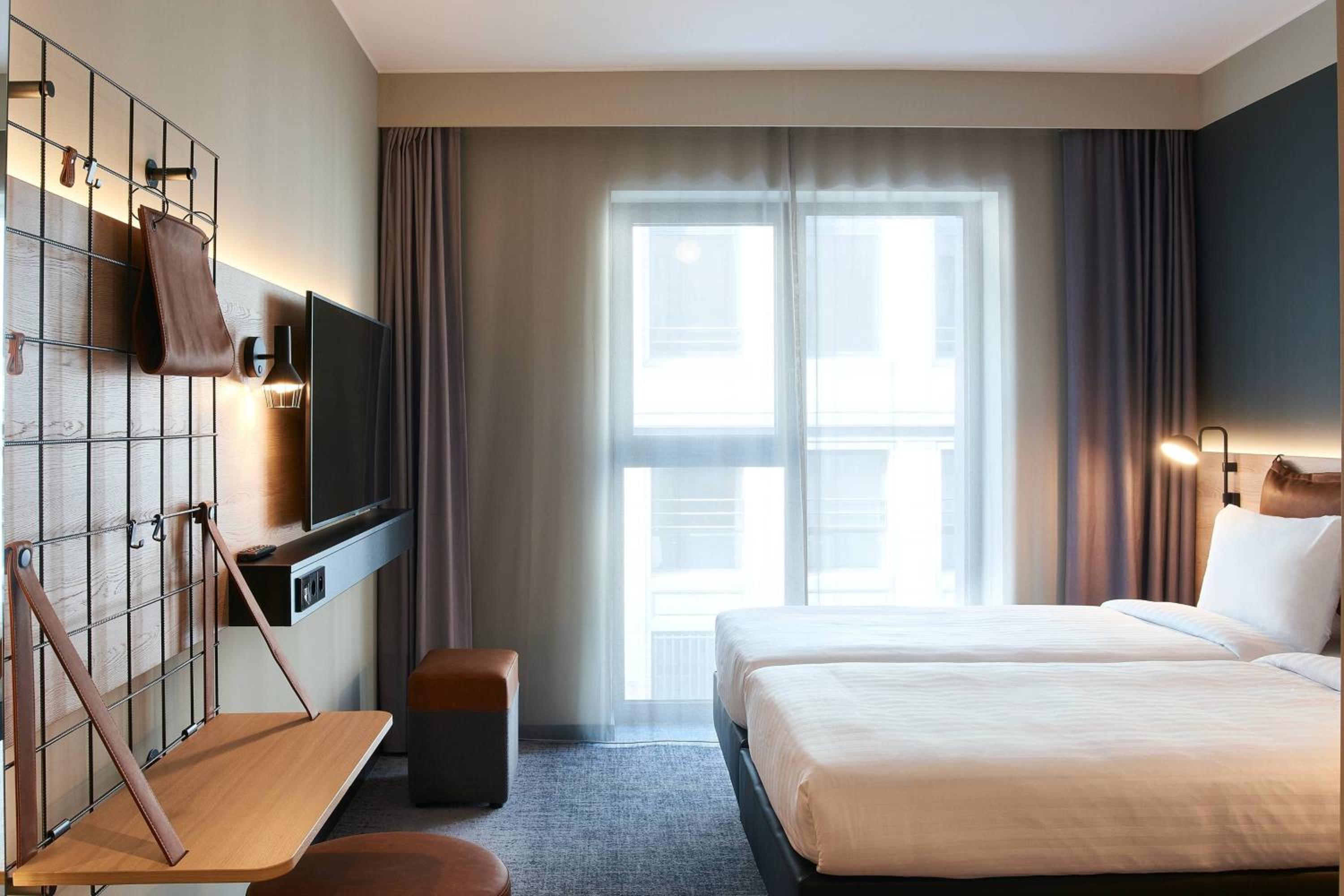 Moxy Sleeper, Guest Room, Twin Beds