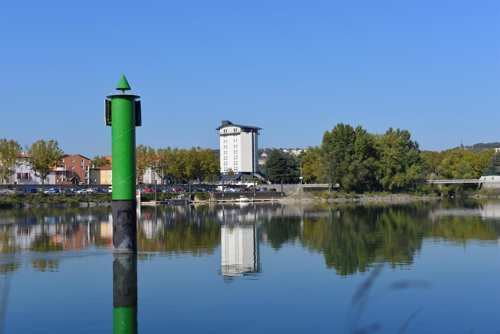 KYRIAD LYON SUD - GIVORS 41/50