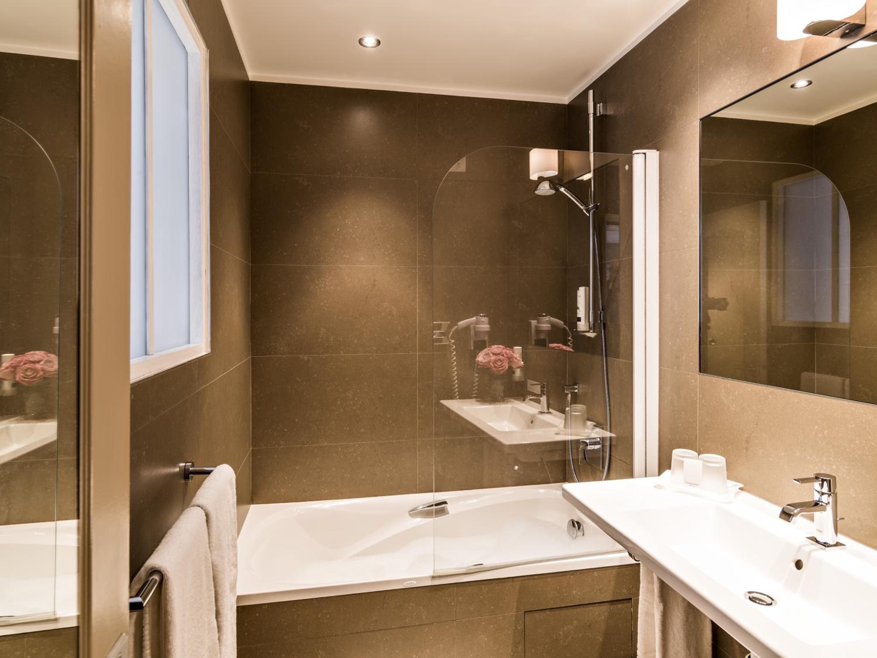 غرفة بريستيج بسرير كوين، Hotel Louison 6/6