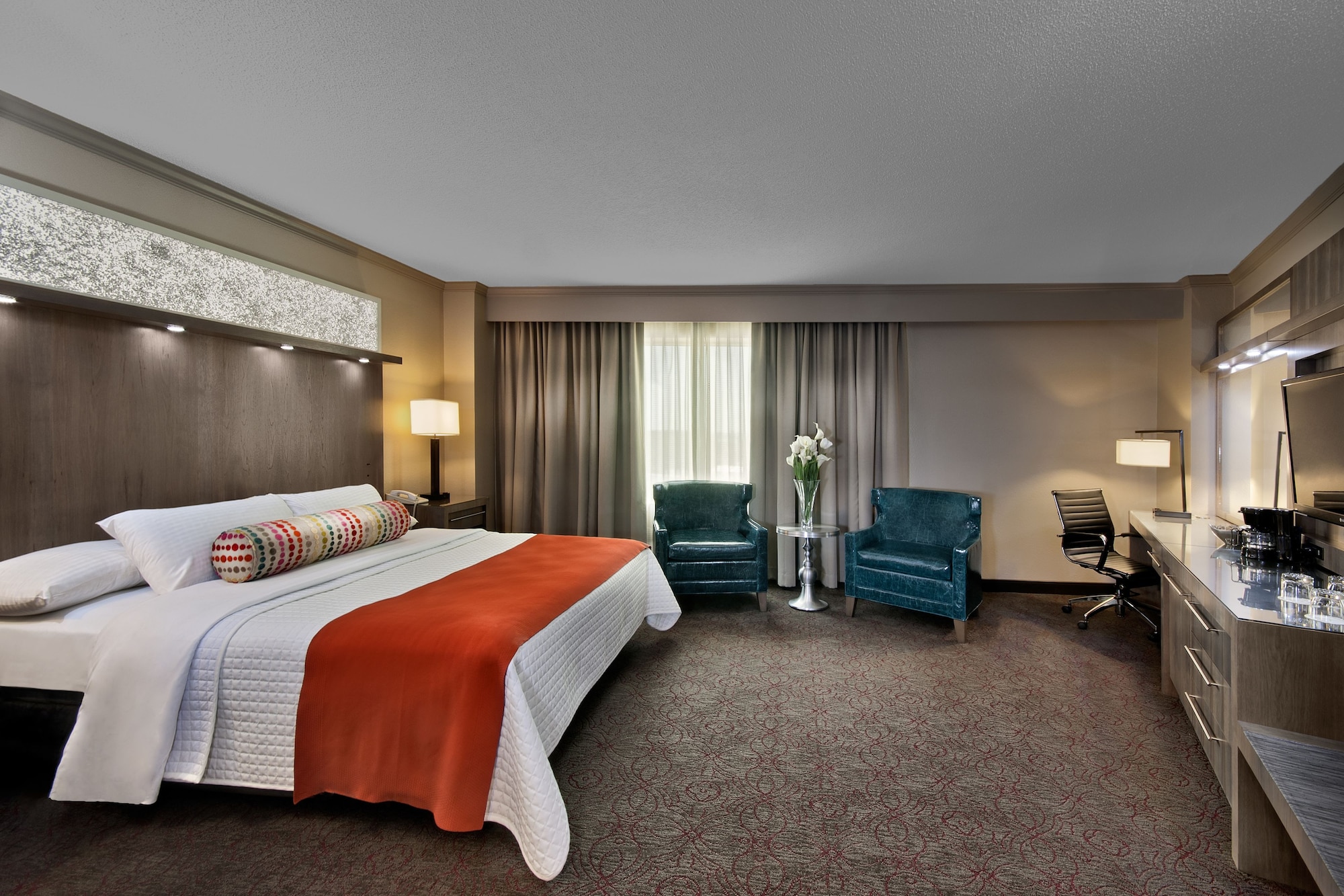 DELUXE, KING BED, WITH VIEW, JETTED TUB
