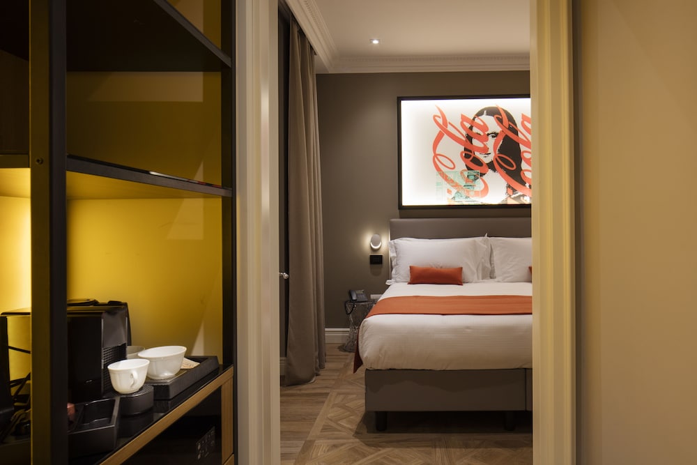 The Frame Hotel 45/46