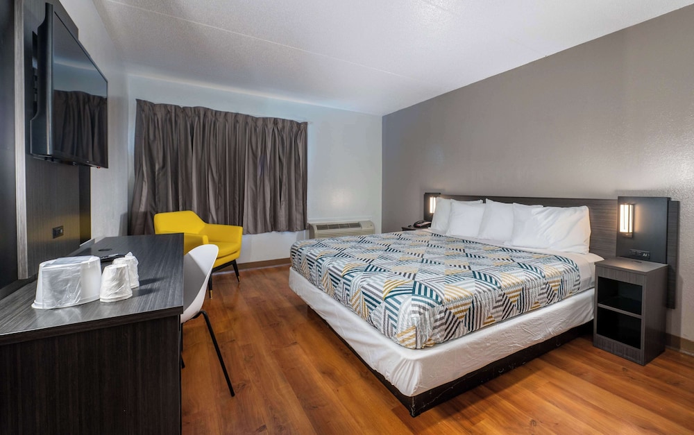 Motel6 Branford, CT - New Haven 27/58