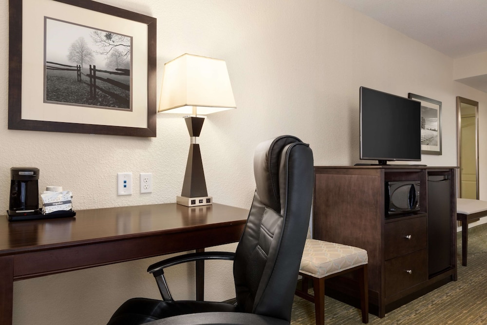 Hampton Inn Dover 42/55