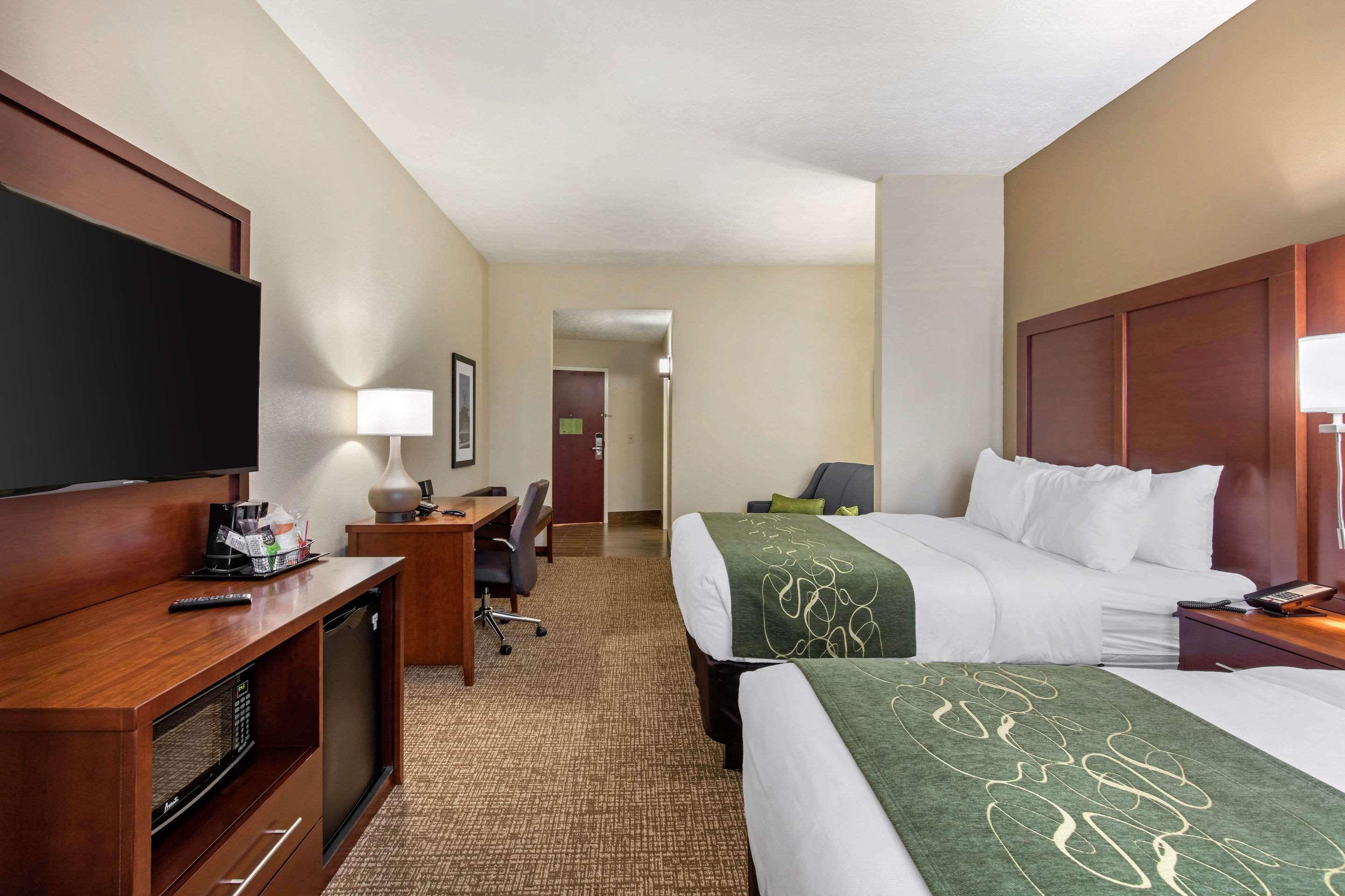 SUITE, 2 QUEEN BEDS