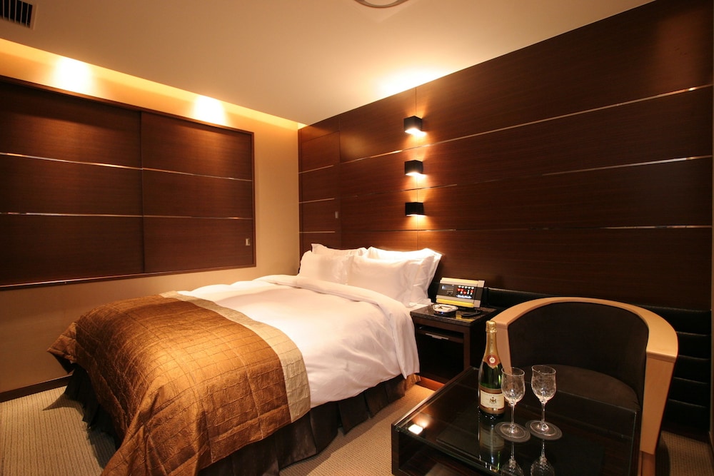 Hotel The Glanz 10/19