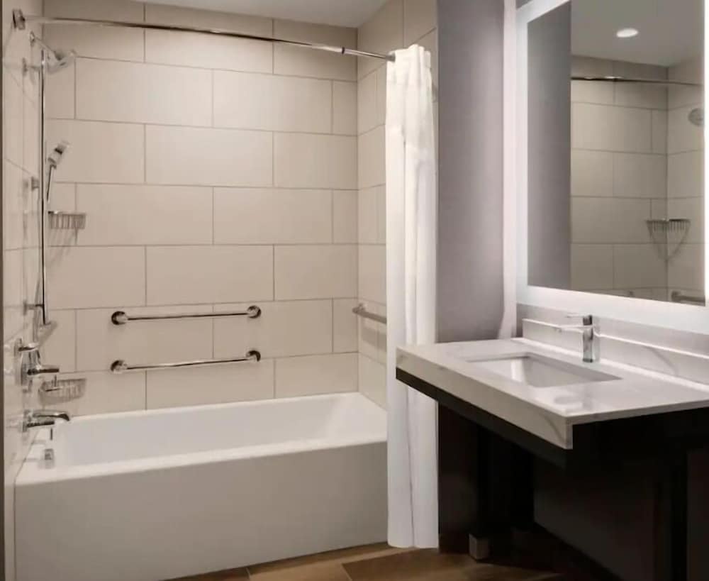 Hyatt Place LAX Century Blvd 38/43