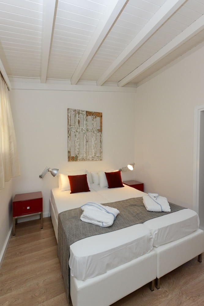 Eva Mare Apartments 21/75