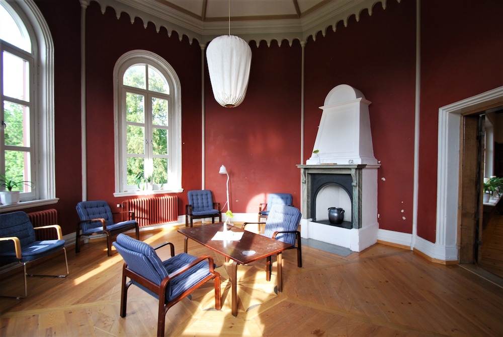 Hellidens Slott Och Vandrarhem 27/47