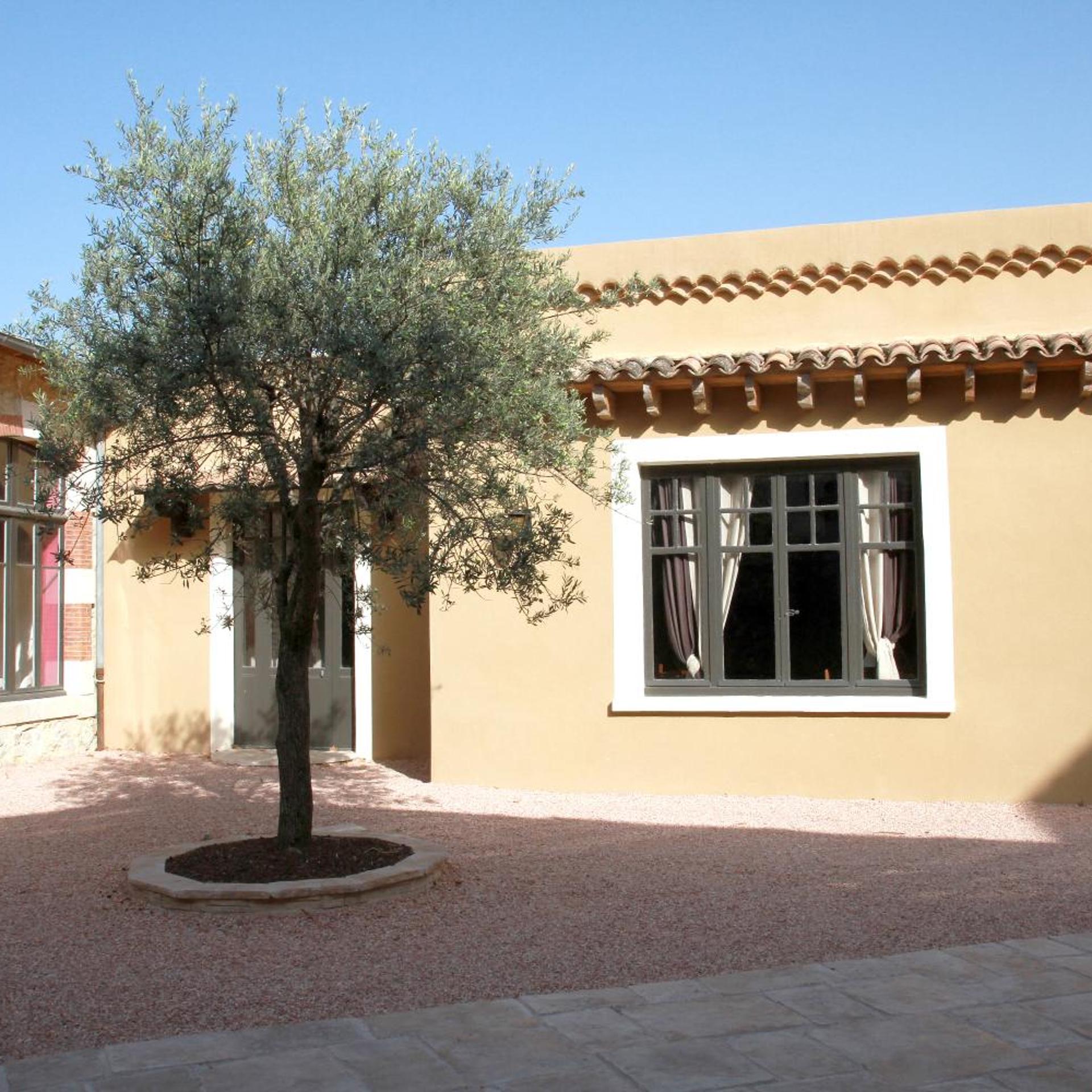HOTEL LE CLOS DES OLIVIERS 36/37