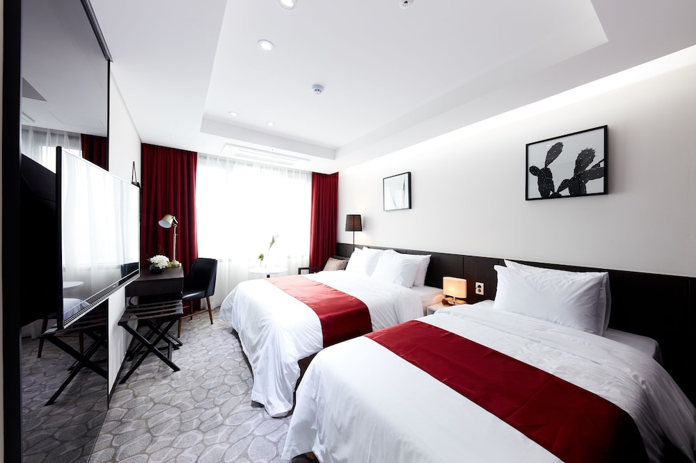 Ramada by Wyndham Yongin 9/28