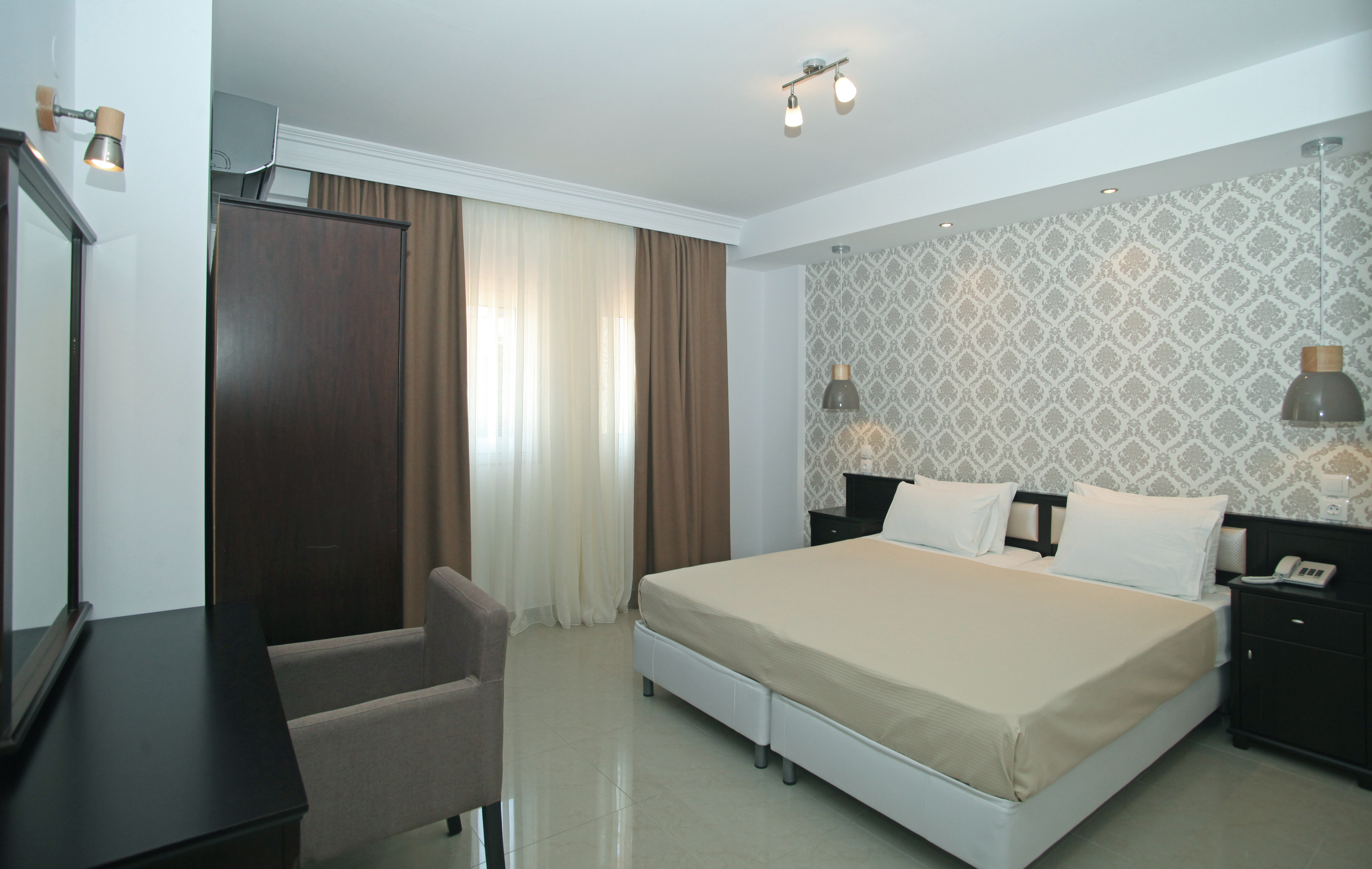 Apartment, Land View