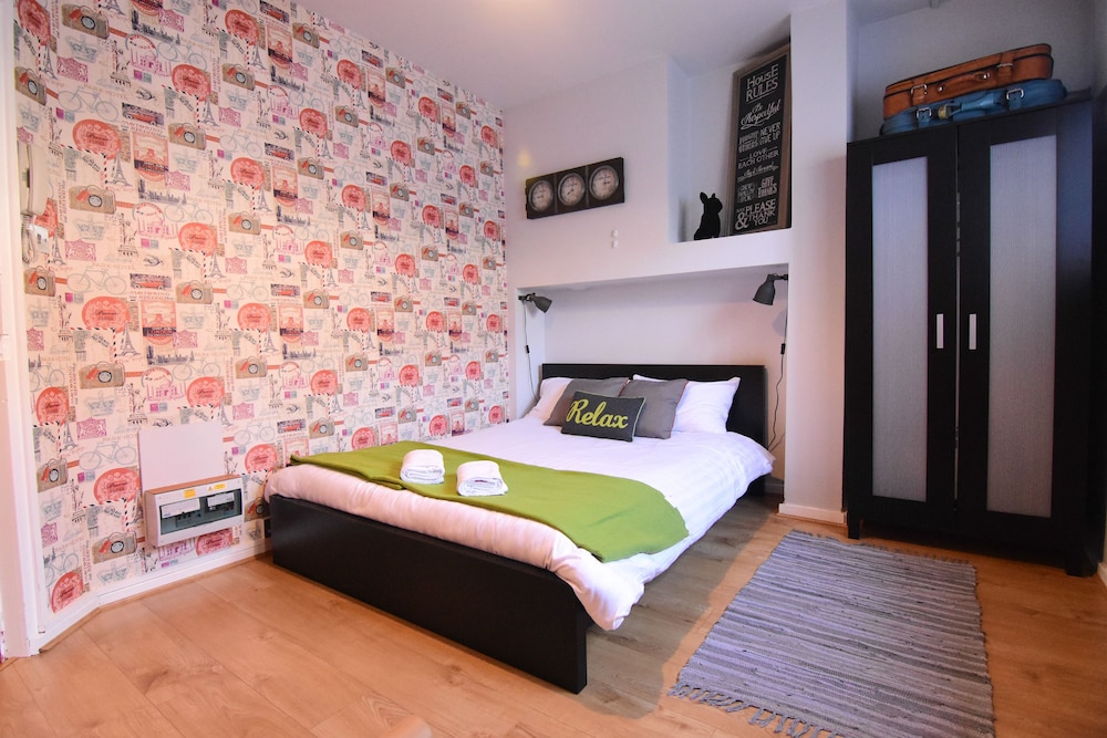 Superior, Double Bed, Shared Bathroom