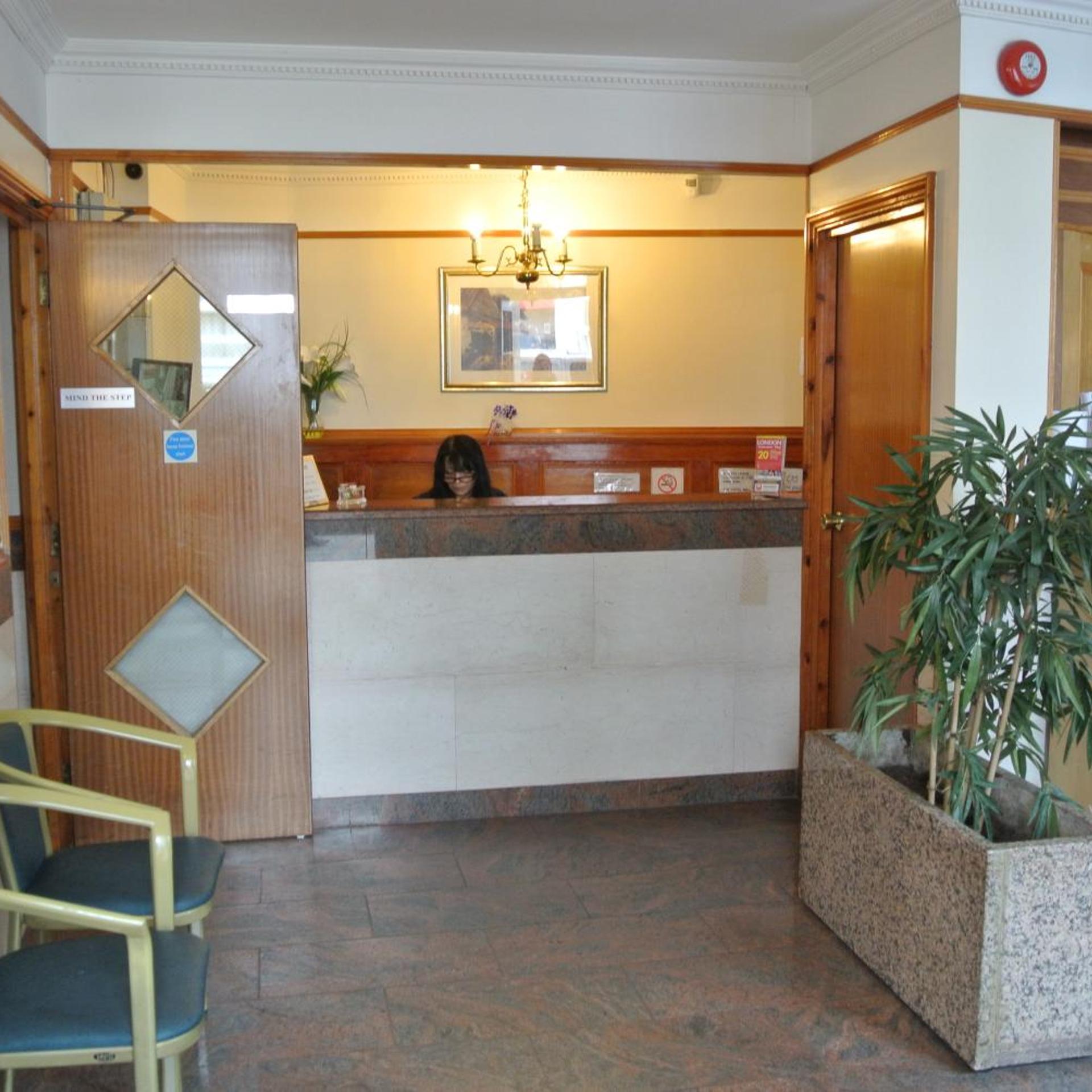 Carlton Hotel 12/53